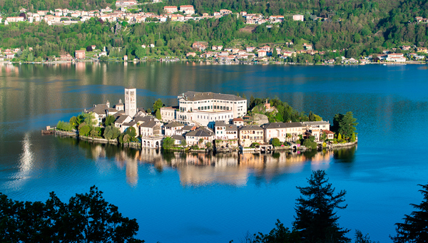 San Giulio: Nos encontramos una ciudad medieval que se conserva intacta